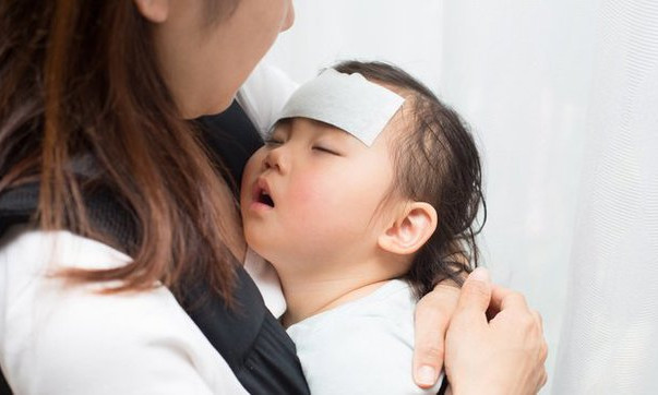 Vì sao trẻ hay ốm khi mới đến trường?