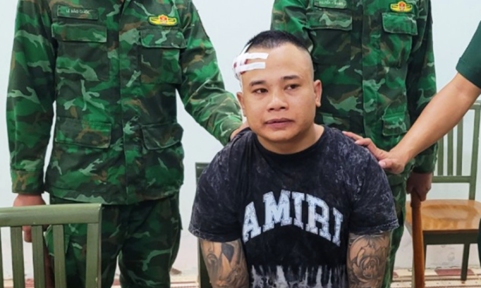 Mang 2 khẩu súng từ Campuchia về Việt Nam