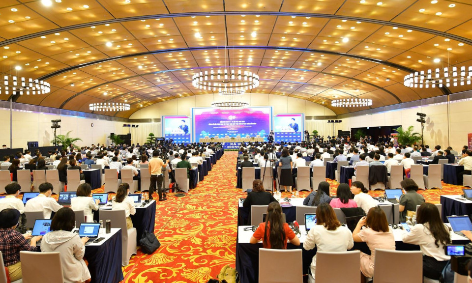 Củng cố nền tảng kinh tế vĩ mô, thúc đẩy phục hồi và phát triển bền vững