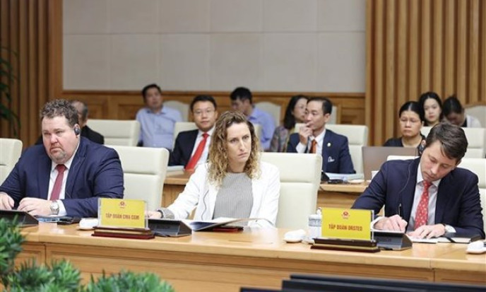 Foreign business representatives recommend solutions to promote Vietnam's development