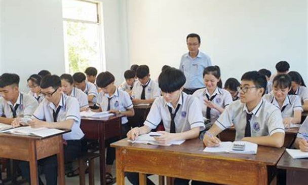 Dạy ngoại ngữ tại trường THCS cần tiêu chuẩn gì?