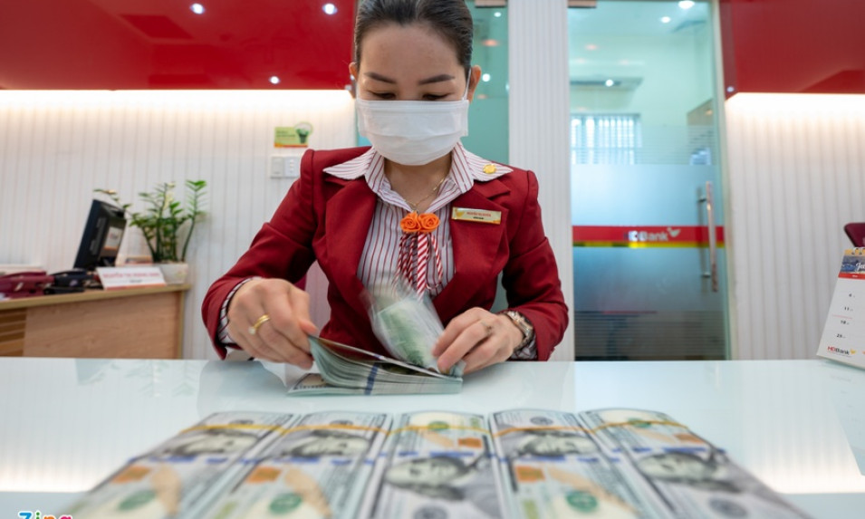 Giá USD ngân hàng vượt 23.800 đồng