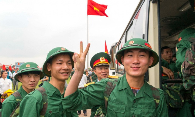 Tạm hoãn xét nghĩa vụ quân sự với nam công dân là thí sinh