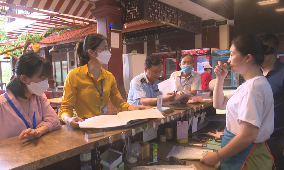 TP Hạ Long: Không để hình thành điểm nóng về buôn lậu, gian lận thương mại 