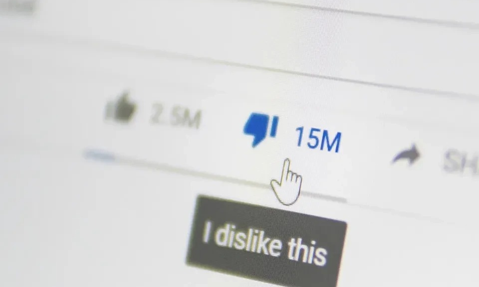 Tiết lộ shock: hóa ra thuật toán gợi ý của YouTube không thèm quan tâm việc bạn bấm "dislike" video