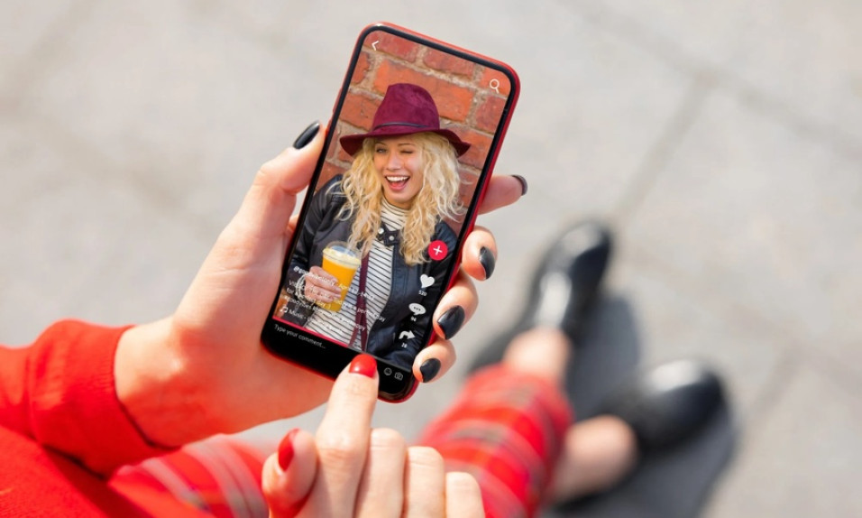 Nhiều người mù quáng tin TikTok