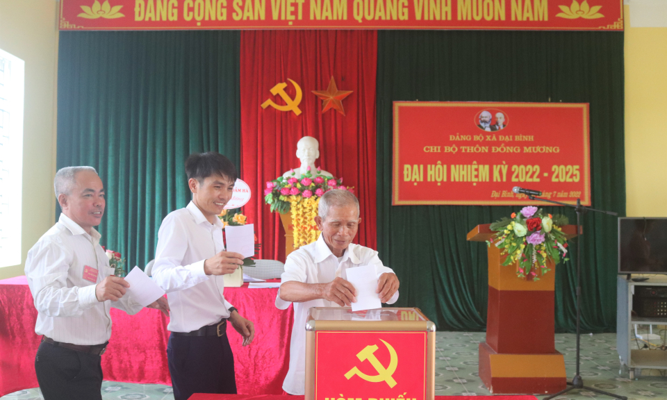 Hiệu quả từ thực hiện Nghị quyết 18-NQ/TW về tinh gọn bộ máy ở Đầm Hà