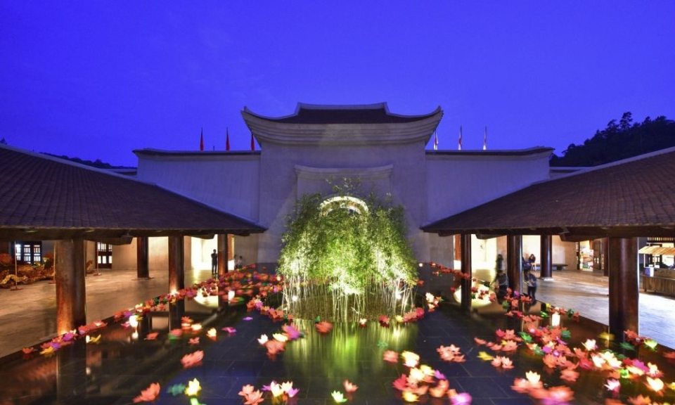 Local resorts attract tourists