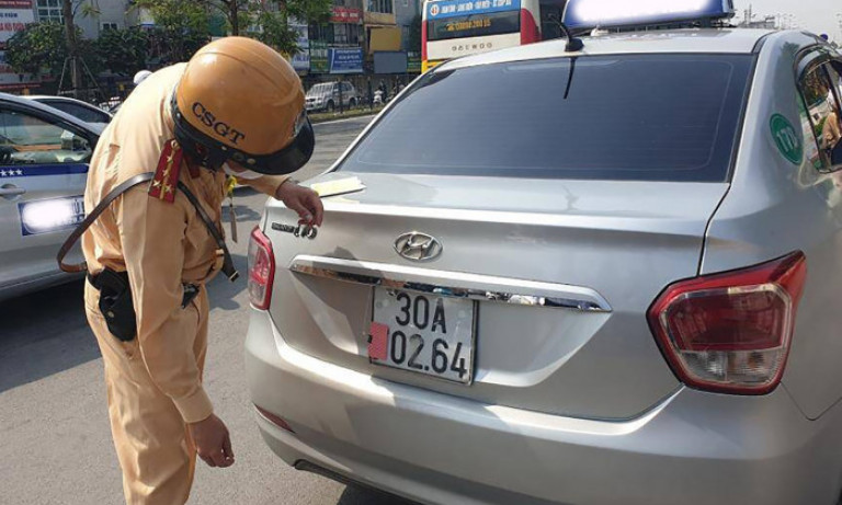 Lật tẩy chiêu trò che biển số “né” phạt nguội