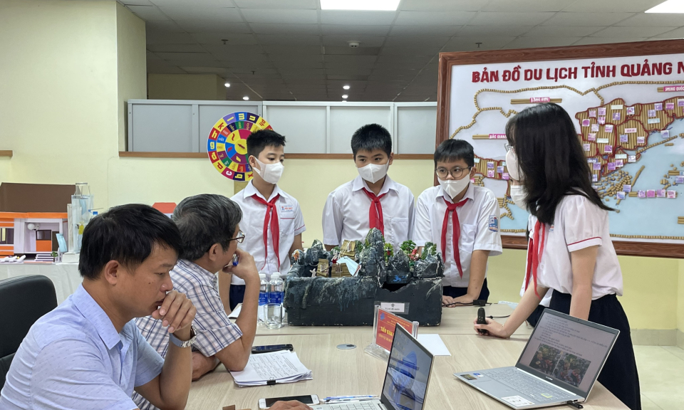 Phỏng vấn, đánh giá mô hình, sản phẩm tham gia Cuộc thi Sáng tạo Thanh thiếu niên, Nhi đồng tỉnh lần thứ VII