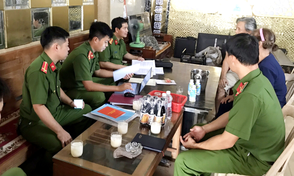 Cẩm Phả: Đình chỉ 2 cơ sở karaoke cố tình "phớt lờ" yêu cầu về PCCC