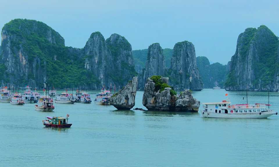 An toàn, thuận tiện cho du khách tham quan Vịnh Hạ Long