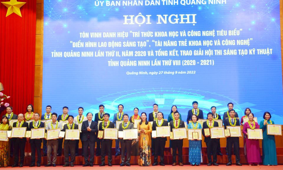 Tôn vinh trí thức khoa học và trao giải hội thi Sáng tạo khoa học kỹ thuật tỉnh Quảng Ninh lần thứ VIII