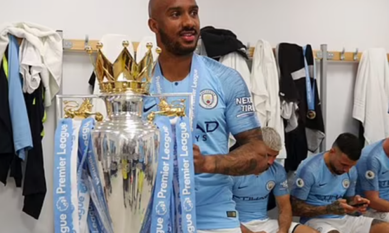 Nhà cựu vô địch Premier League giải nghệ