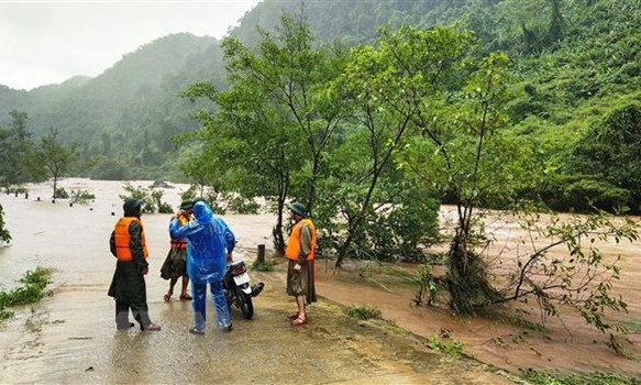 Nhiều khu vực có mưa to, lũ trên các sông tại Trung Bộ đang lên