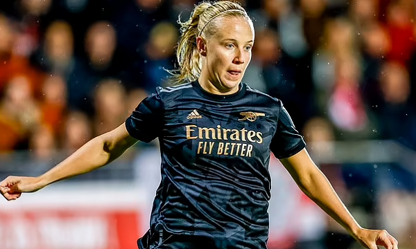 UEFA bị tố mạo hiểm với mạng sống của cầu thủ