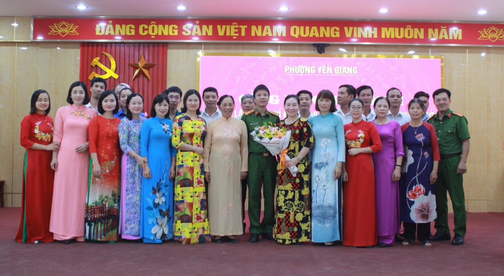 Các thành viên Ban chỉ đạo Mô hình An ninh cơ sở phường Yên Giang, TX Quảng Yên.