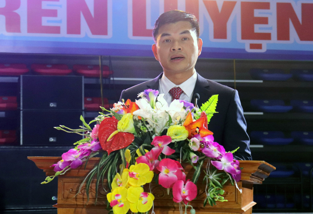Đồng chí Nguyễn Mạnh Hà, Giám đốc Sở Văn hóa và Thể thao, Trưởng Ban Tổ chức Đại hội TDTT tỉnh Quảng Ninh lần thứ IX Báo cáo kết quả Đại hội.