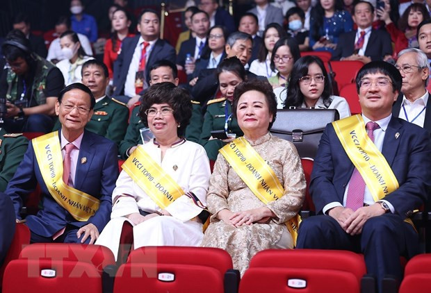 Ton vinh top 10 doanh nhan Viet Nam tieu bieu nam 2022 hinh anh 1