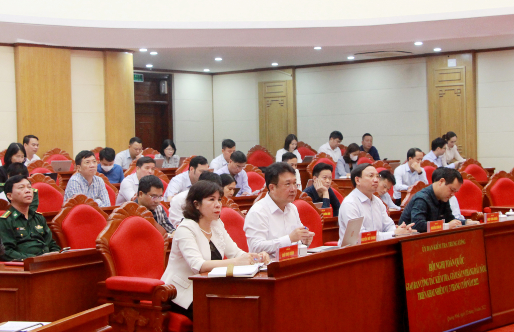Đồng chí Nguyễn Xuân Ký, Ủy viên Trung ương Đảng, Bí thư Tỉnh ủy, Chủ tịch HĐND tỉnh cùng các đại biểu của tỉnh Quảng Ninh tham dự hội nghị.