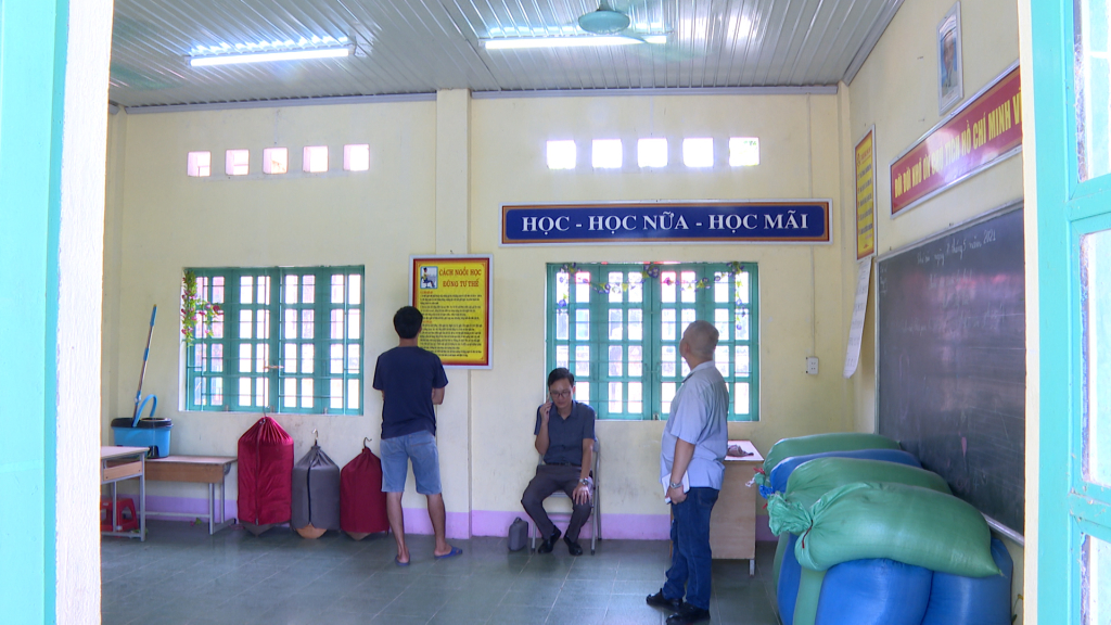 Điểm trường tiểu học tại khu Nà Làng thị trấn Bình Liêu đang chuẩn bị sửa để mở rộng thành điểm trường Mầm non khu Nà Làng.