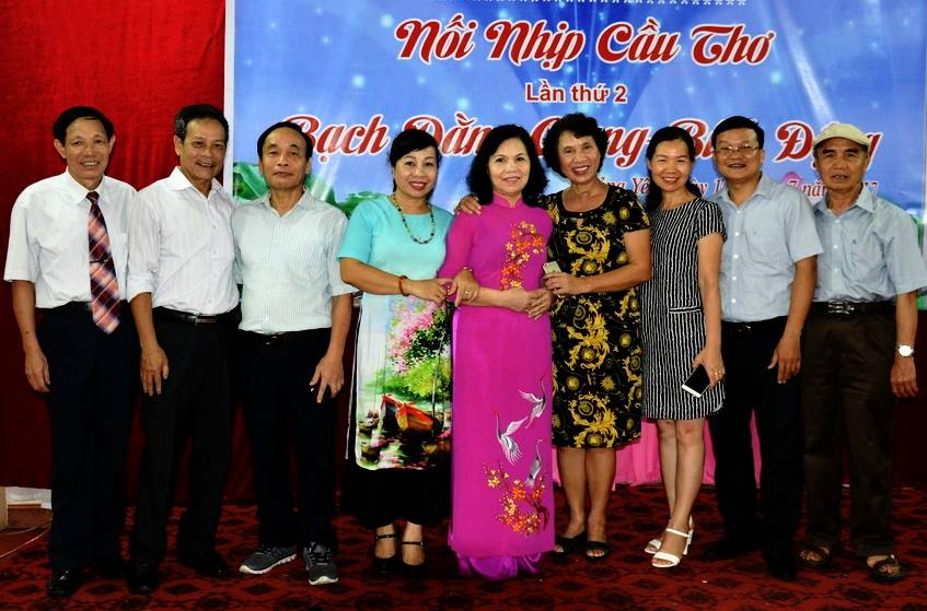 Giao lưu CLB Bích Động với CLB Bạch Đằng giang