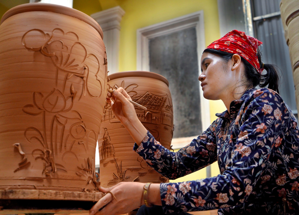 Thổi hồn vào đất.