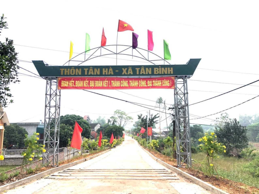 Tuyến đường mẫu thôn Tân Hà, xã Tân Bình, huyện Đầm Hà.