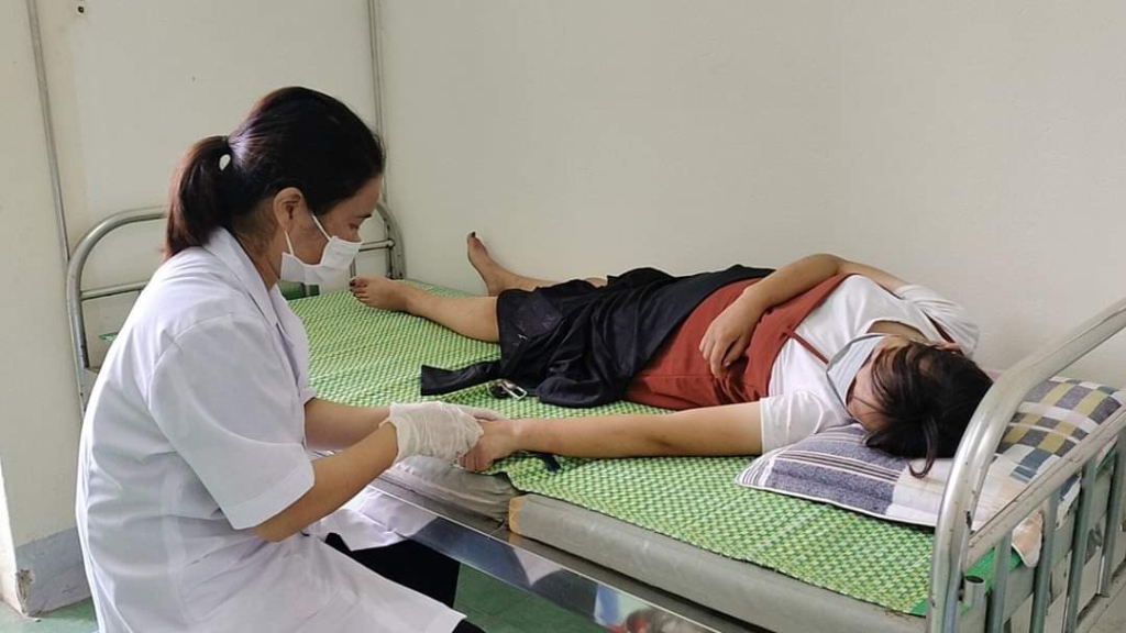 Chăm sóc sức khỏe cho người dân tại Trạm Y tế  xã Đường Hoa, huyện Hải Hà.
