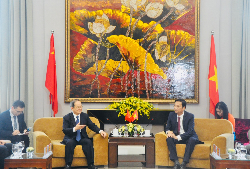 Lãnh đạo tỉnh tiếp xã giao Đoàn đại biểu Khu tự trị dân tộc Choang Quảng Tây (Trung Quốc), tháng 3/2019.