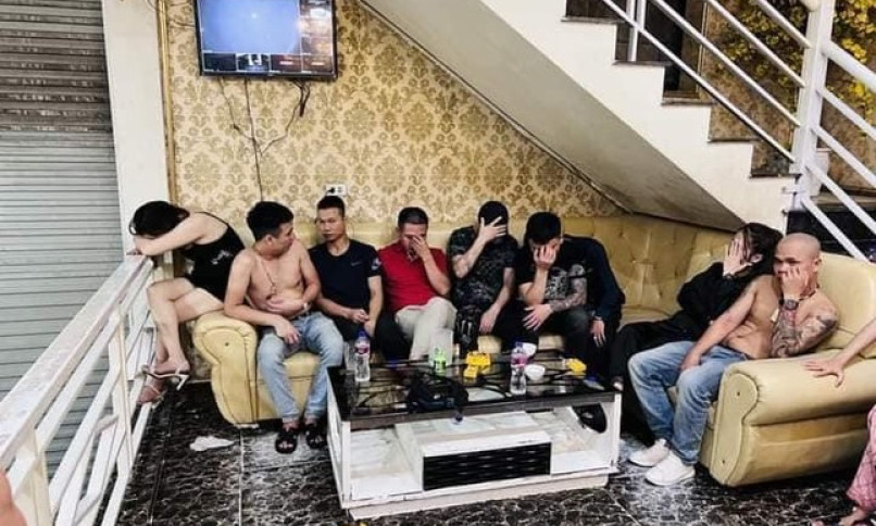 Gần 40 nam nữ ‘mở tiệc’ ma tuý trong quán karaoke, 6 đối tượng bị khởi tố