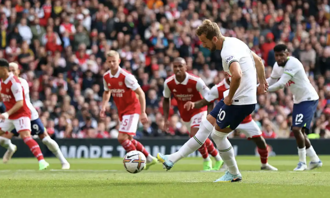 Arsenal hạ Tottenham