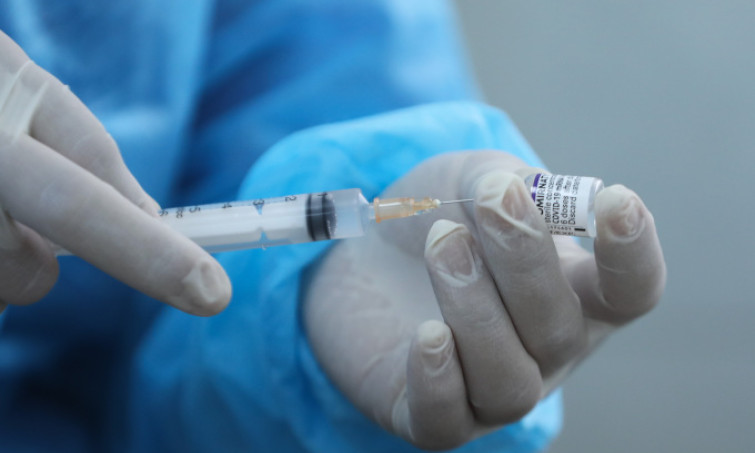 Vaccine Covid-19 có gây rụng tóc, giảm trí nhớ?