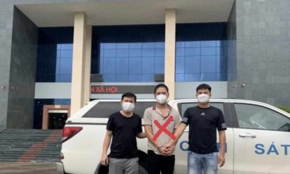 Bị truy nã vì rủ "bạn gái nhí" vào nhà nghỉ