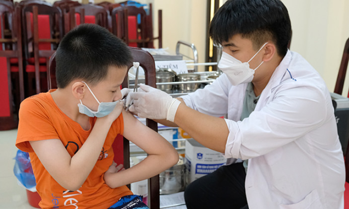 Sáng 3/10: Nhiều nơi đã ghi nhận các biến thể mới lây lan nhanh hơn chủng gốc, cần đẩy nhanh tiêm vaccine COVID-19
