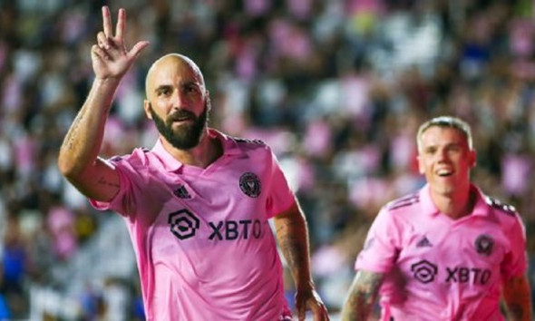 Higuain giải nghệ