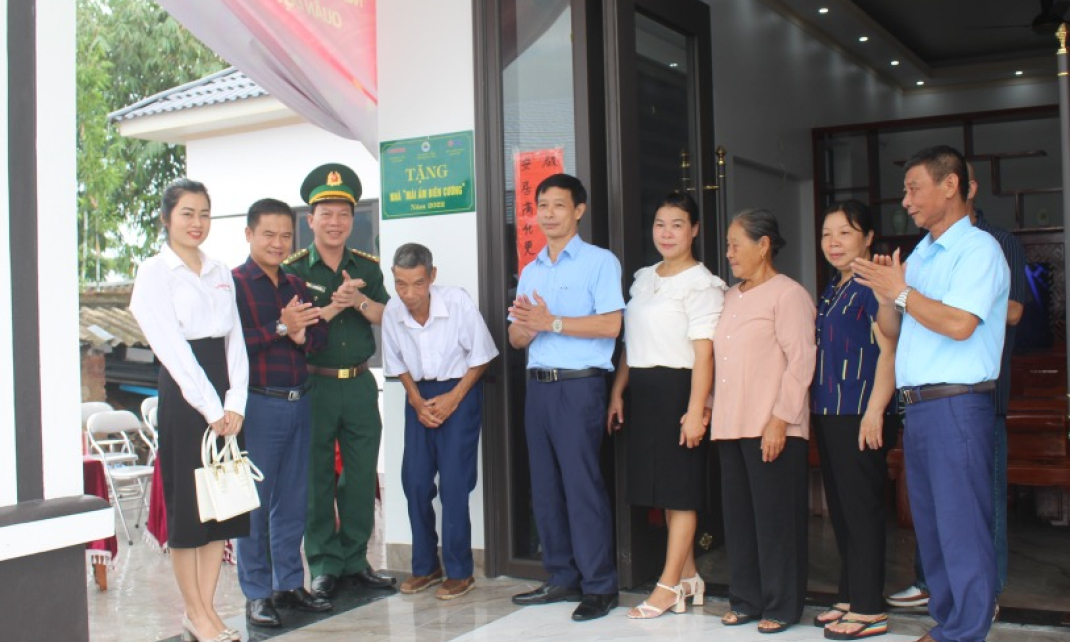 Bộ đội Biên phòng tỉnh Quảng Ninh trao nhà “Mái ấm biên cương” tại Đầm Hà
