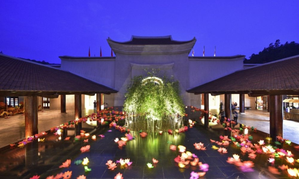 Local resorts attract tourists