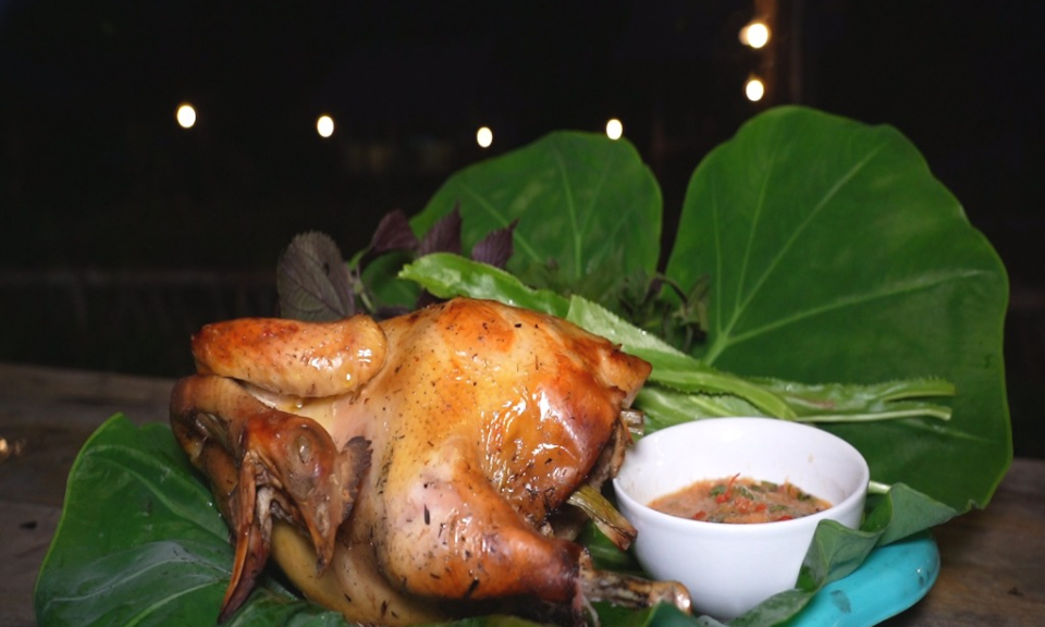Gà Hoành Bồ nướng mọi 