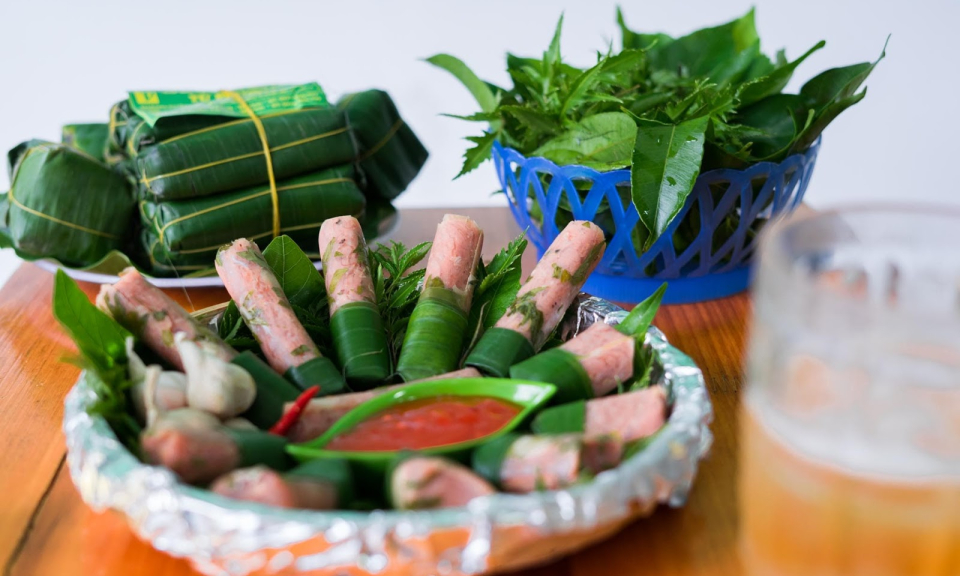 越南北中南三地的酸肉卷风味