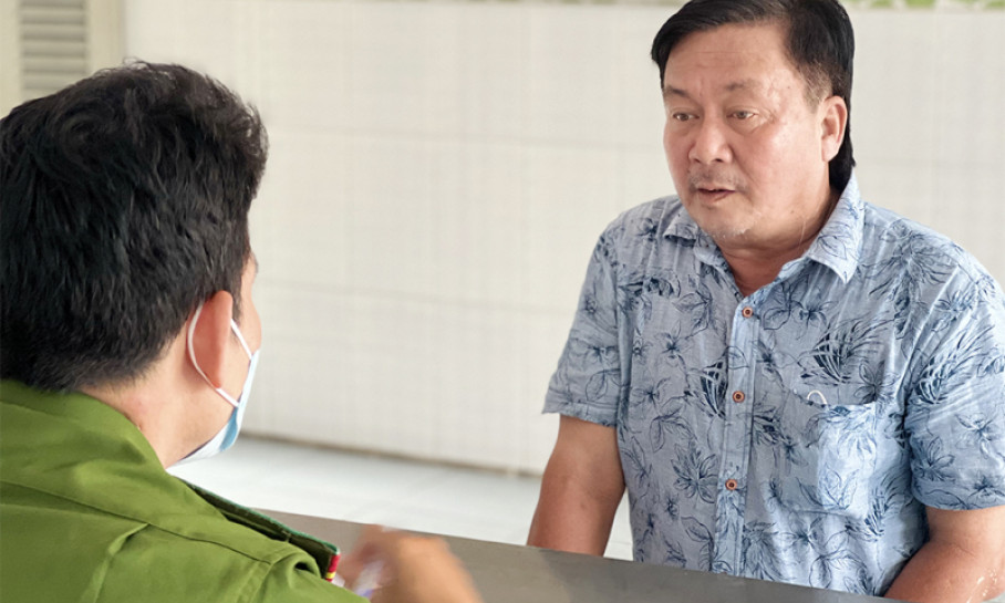 Mua bán hóa đơn khống tiền tỷ rồi trốn truy nã