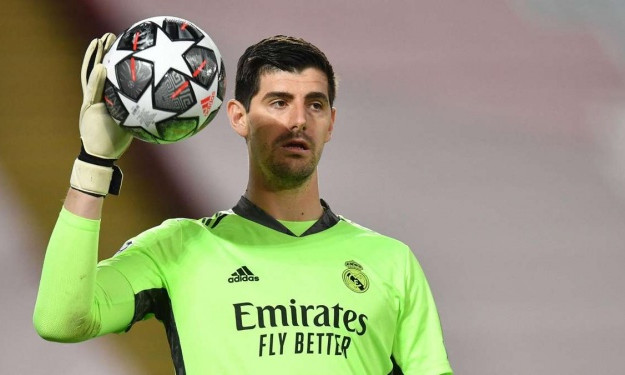 Courtois nghỉ vô thời hạn