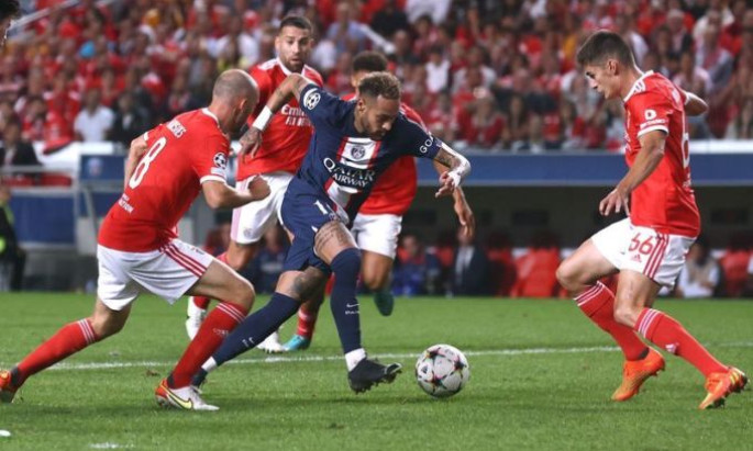 Messi ghi bàn trong ngày PSG mất điểm