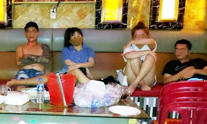 11 nam nữ tụ tập sử dụng ma túy trong quán karaoke