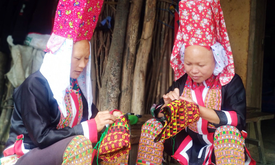 Community-based tourism development in Binh Lieu