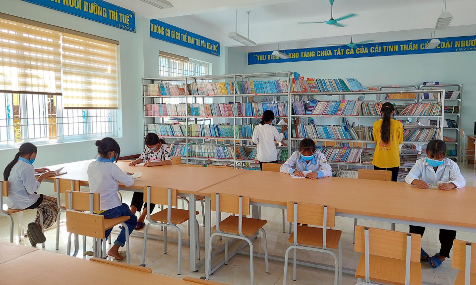 Quan tâm hoàn thiện cơ sở vật chất trường học 