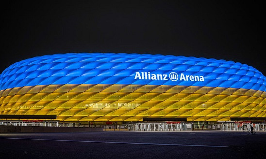 Bayern gặp hạn nợ lương và đình công