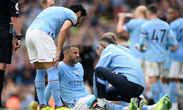 Pep báo hung tin về Kyle Walker