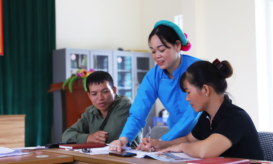 Một ngày của nữ Bí thư chi bộ người Dao ở thôn biên giới