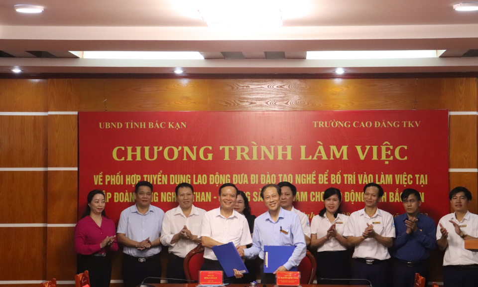 Trường Cao đẳng Than - Khoáng sản Việt Nam tuyển sinh đào tạo nghề tại tỉnh Bắc Kạn